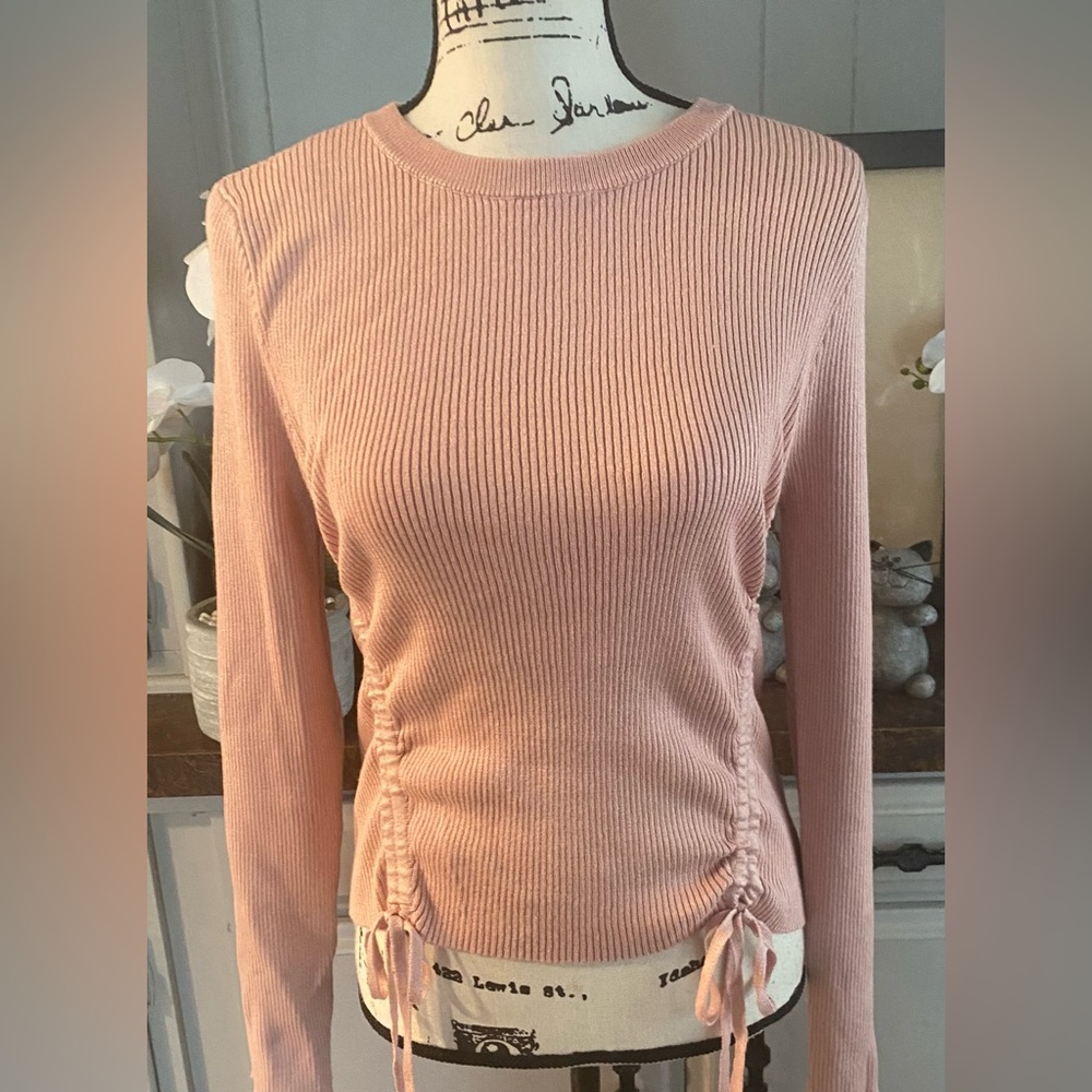 NWT Hooked Up Junior’s Blush Ribbed Drawstring Long Sleeve Top